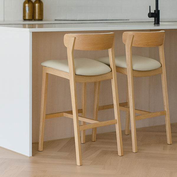 Caitlin : Bar Stool Ash Frame with Clay Leather