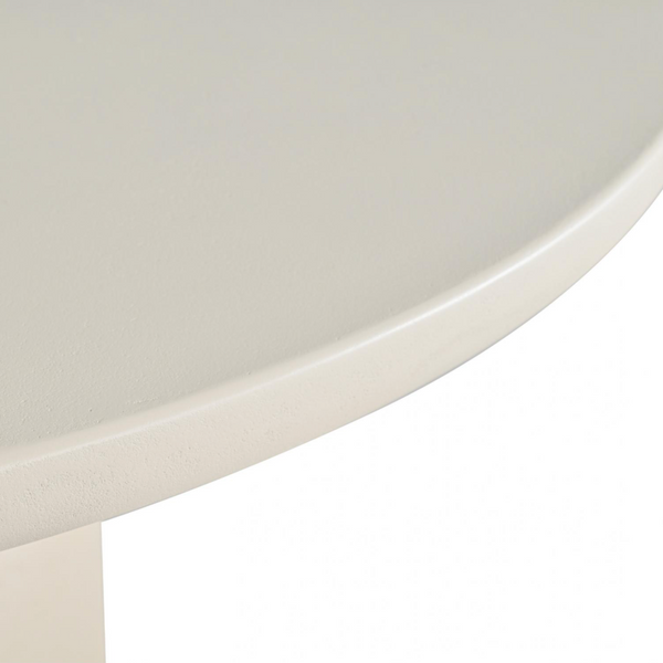 Calisto : Round Dining Table & Amphi Chairs