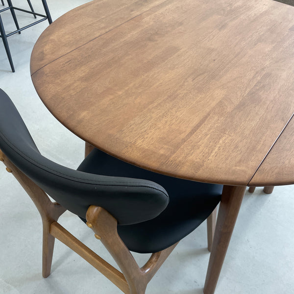 Dropside: Round Table - Falkland Chair