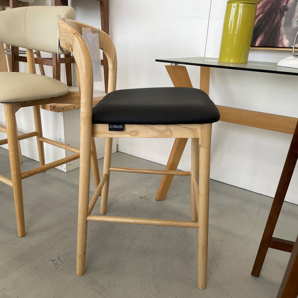 Ellie : Bar Stool Ash Frame with Black Pu Seat