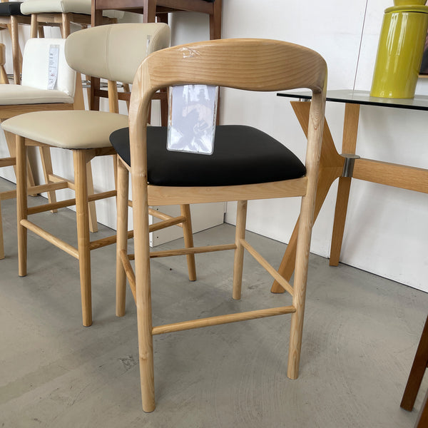 Ellie : Bar Stool Ash Frame with Black Pu Seat