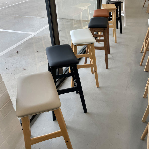 Gangnam : Bar Stool Natural Frame Cognac Pu Seat