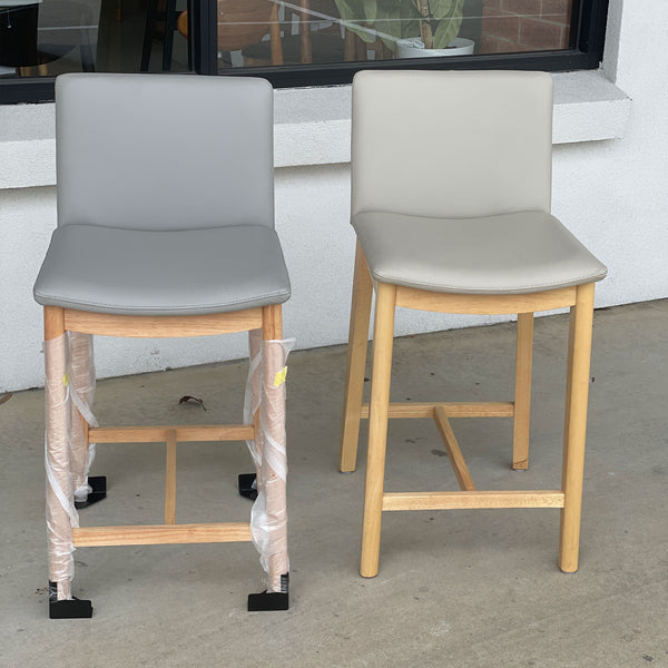 Koda : Bar Stool Wheat Leather Oak Frame