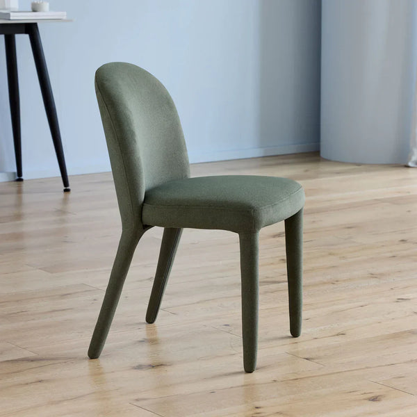 Apex : Dbl Ext Dining Table with Onasis Chairs