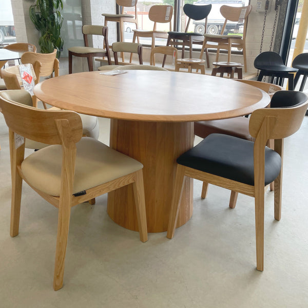 Torre : Round Dining Table