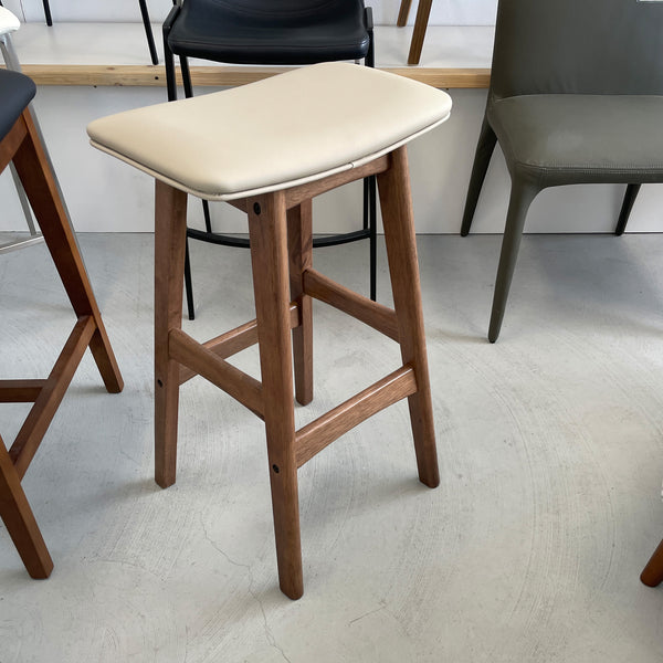Gangnam : Bar Stool Light Walnut Frame Clay Pu Seat