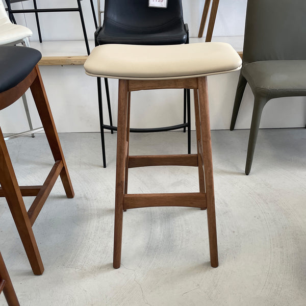Gangnam : Bar Stool Light Walnut Frame Clay Pu Seat